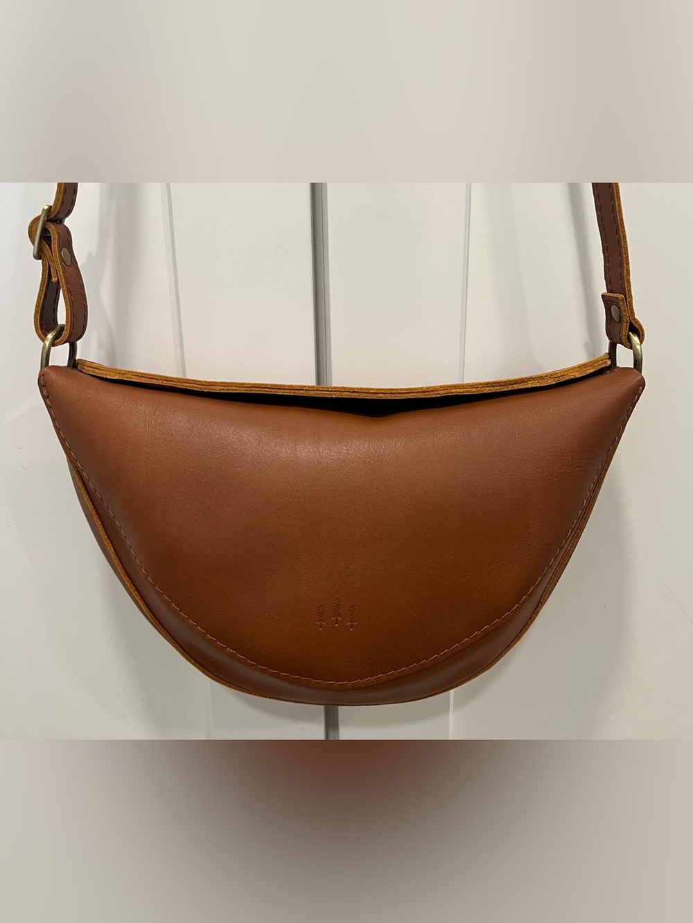 PORTLAND LEATHER GOODS MEDIUM KOALA SLING BAG, HONEY, *LIKE NEW* - Picture 3 of 15